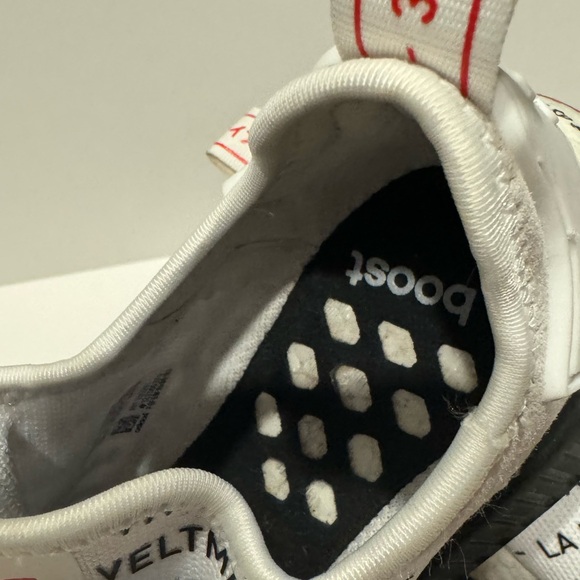 Adidas NMD R1J * US size 4.5 grade school - Picture 5 of 6